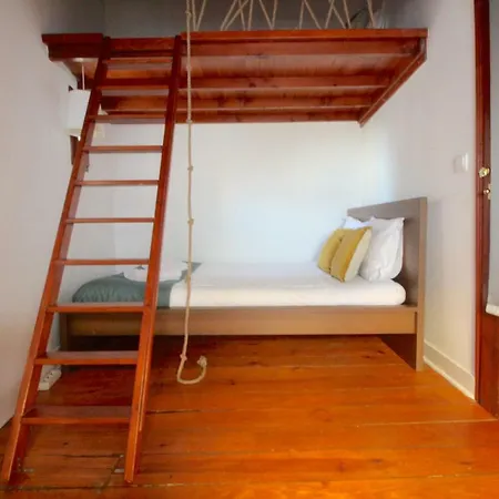 Lisbon's Attic Lisbona